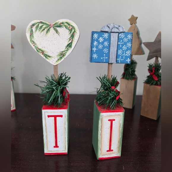 9 Pc. Vtg 'GREETINGS' Rustic Country Painted Wood Block Christmas Seasonal Decor - Picture 5 of 7